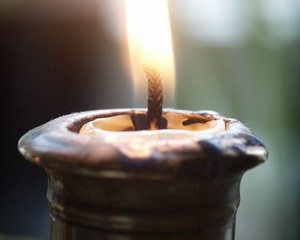 الشمعدان الحزين الشمعدان الحزين